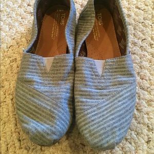 Toms Shoes