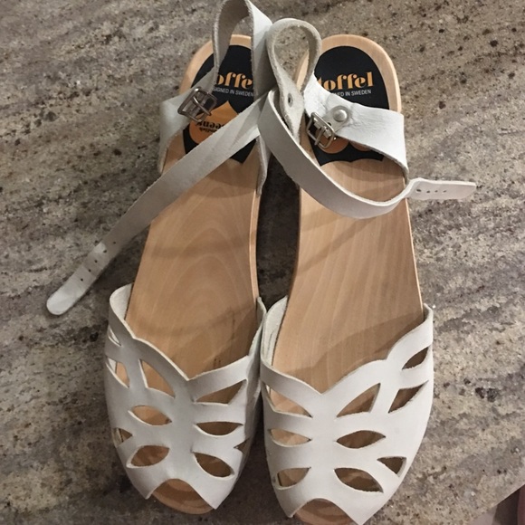 Practically new Swedish hasbeens! Size 41