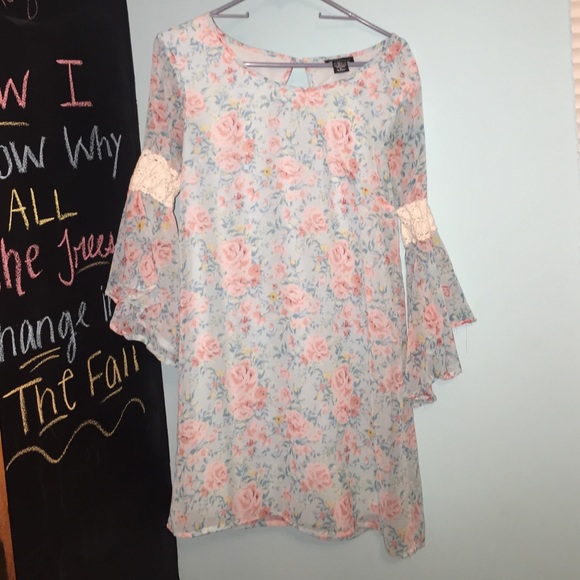 Blue Floral Patterned Dress Size Medium