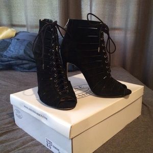 Steve Madden Cyder Black Suede Lace Ups