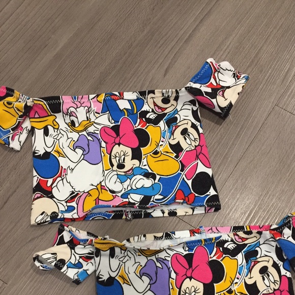 Girls Minnie off the shoulder top sz 2t