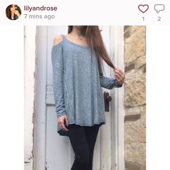 ❣RESTOCK❣ Ribbed Cold Shoulder Tunic Oversized Top - Picture 4 of 4