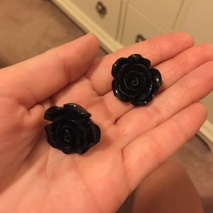Black rose earrings