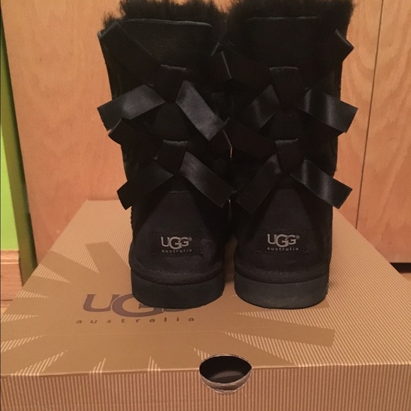 all black bailey bow uggs all black bailey bow uggs