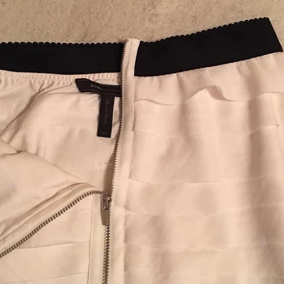 BCBG Ruffle Skirt - Picture 4 of 4