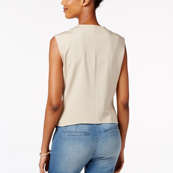 Vest - Picture 2 of 4