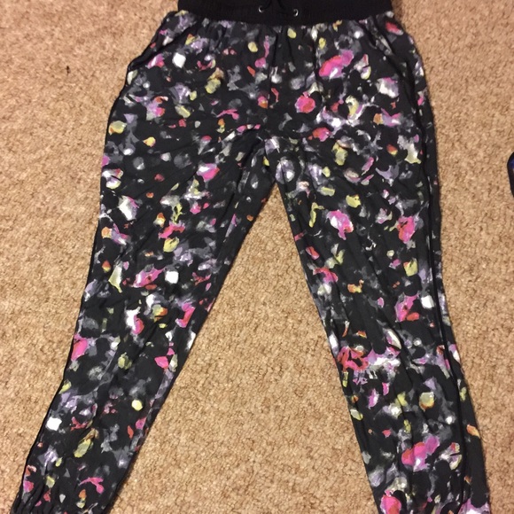 *NEW* Stylish Pants !!