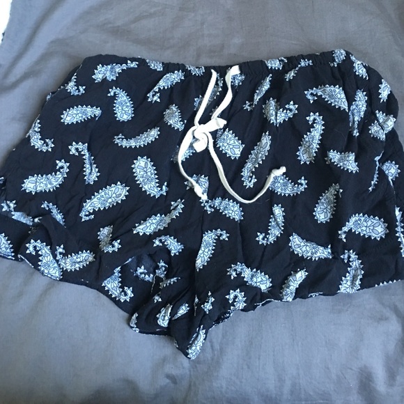 BRANDY MELVILLE SHORTS