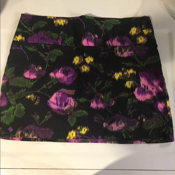 Forever 21 floral mini skirt - Picture 1 of 1