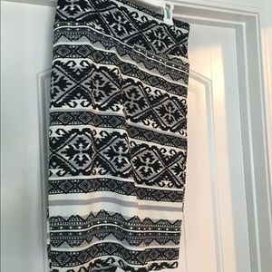 Small Lularoe Cassie