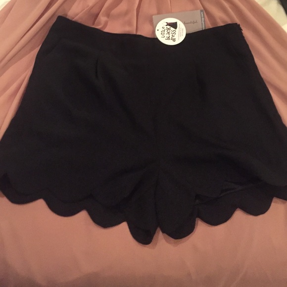 Pants - Black Scalloped Shorts