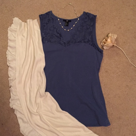 H&M Tops - Lacey sleeveless top