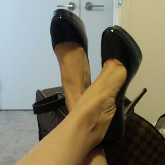 SOLD JimmyChoo Black Patent Leather Heels - Picture 4 of 4