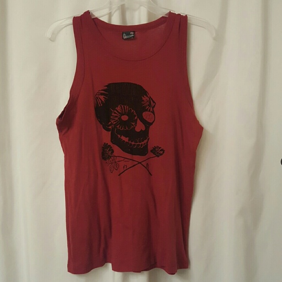 Bogo 30% off!! Volcom skull tank