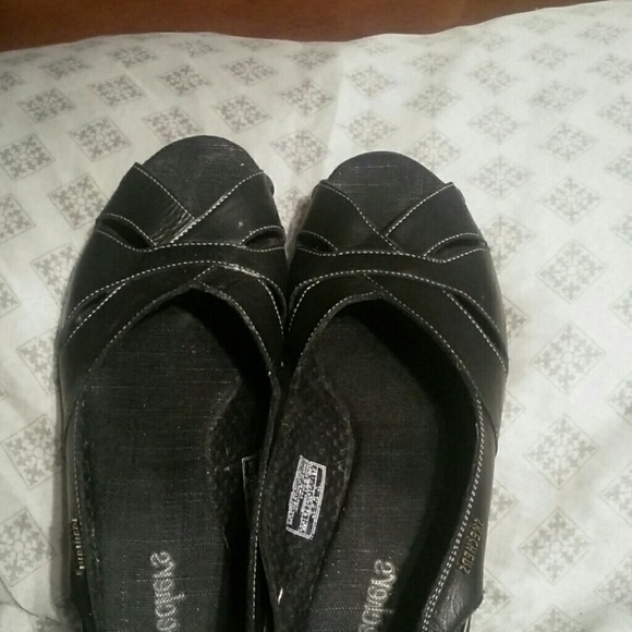 Very comfortable sketchers sandals