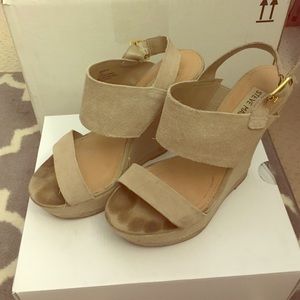 Steve Madden Warmthh Taupe Suede