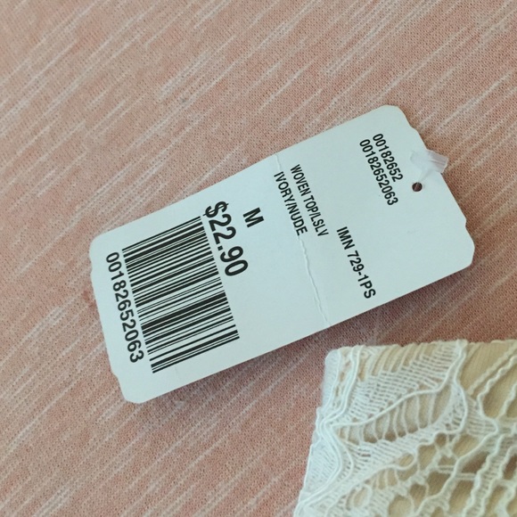 Long sleeve lace crop top - Picture 3 of 3