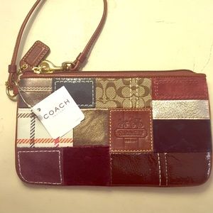 NEW W TAGS Patterned coach wristlet