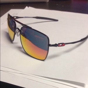 Deviation Polished Black w/ Ruby Iridium