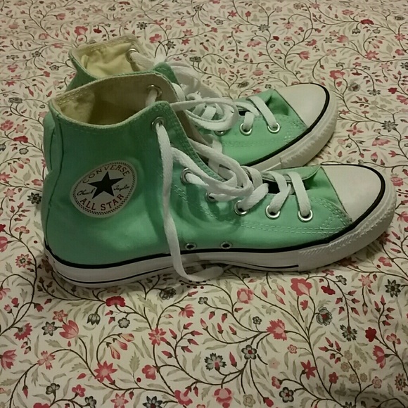 Converse - Picture 1 of 1