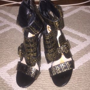 Sam Edelman gold and Black heels
