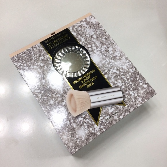 FAIR Collector's Edition Powder Foundation Set - Picture 4 of 4