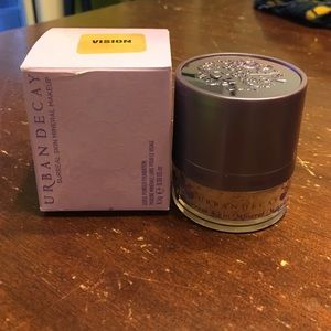 Discontinued UD Surreal Skin Mineral -VISION- BNIB