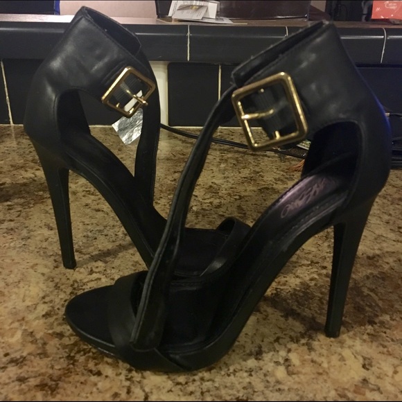 Black scrappy heels