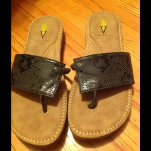 Volatile flip flops