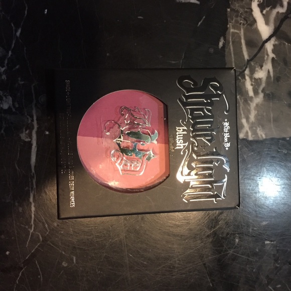 Kat Von d limited addition blush never used