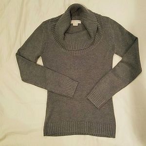 Supersoft sweater that keeps you warm and stylish.