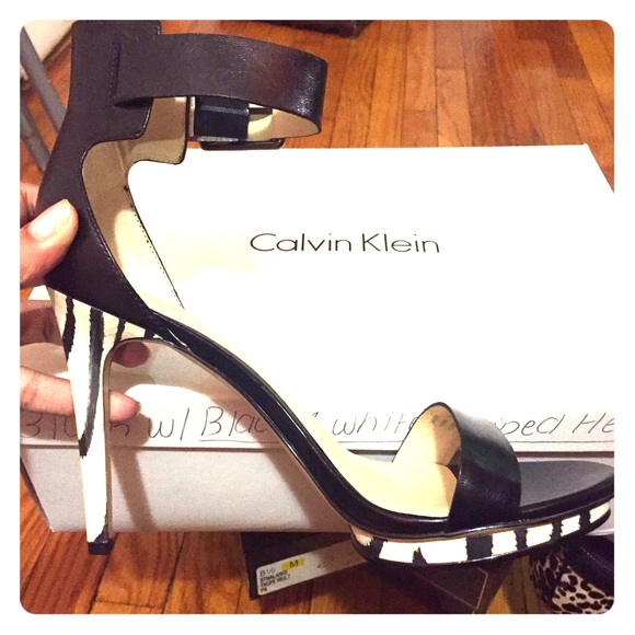 [CALVIN KLEIN] Black/Zebra Print StrapHeels