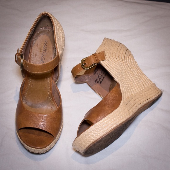 Wedge tan sandals
