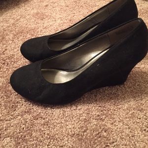 Black Wedges