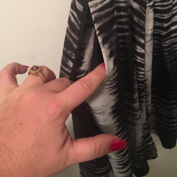 Fit and flare chiffon dress with pockets - Picture 2 of 4