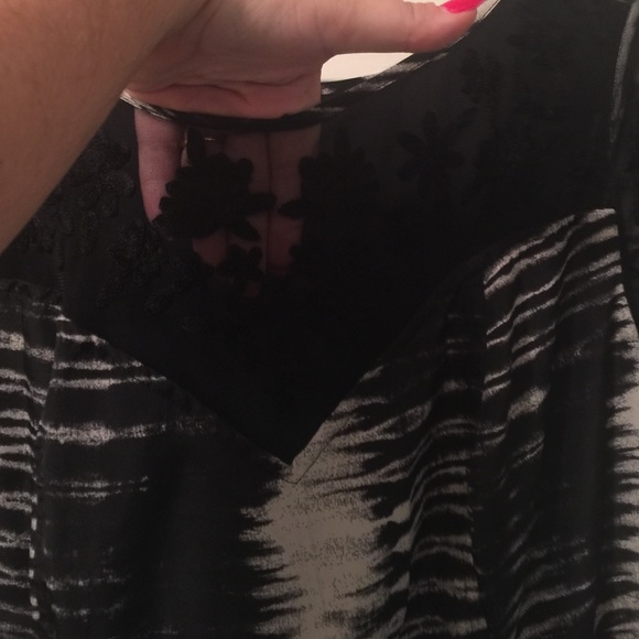 Fit and flare chiffon dress with pockets - Picture 4 of 4