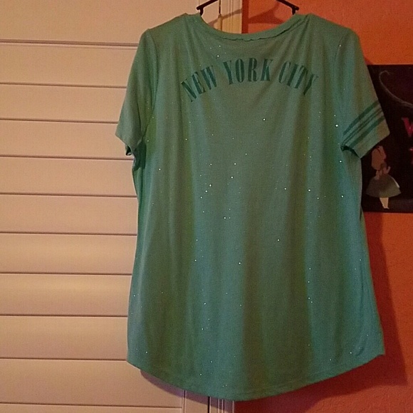 Tee - Picture 2 of 4