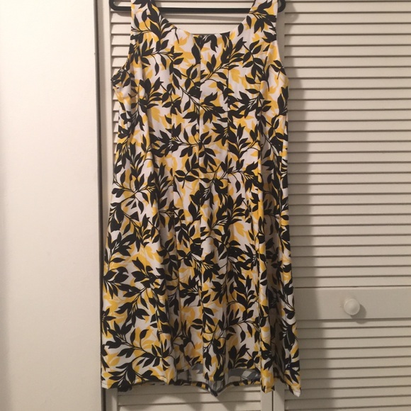 Gorgeous dress 18w - Picture 2 of 3