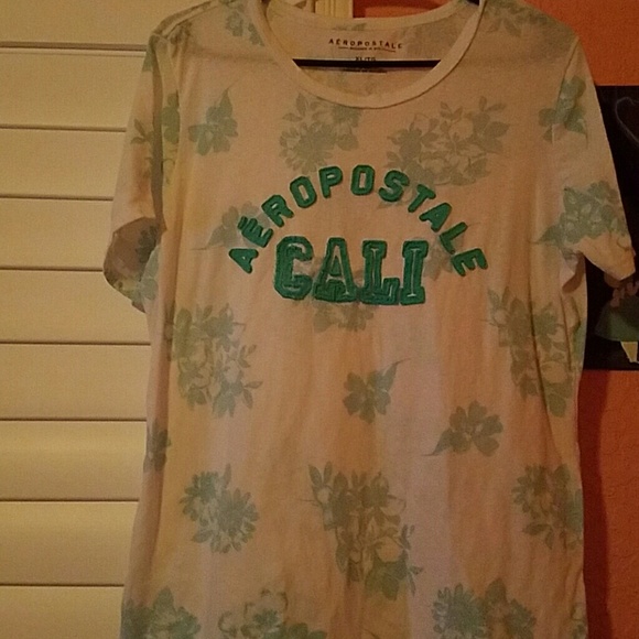 Tee