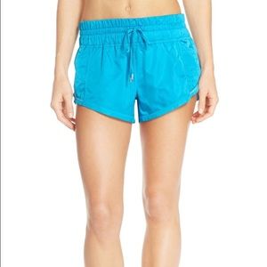 ZELLA CLOUD NINE RUNNING SHORTS. NWT. XS