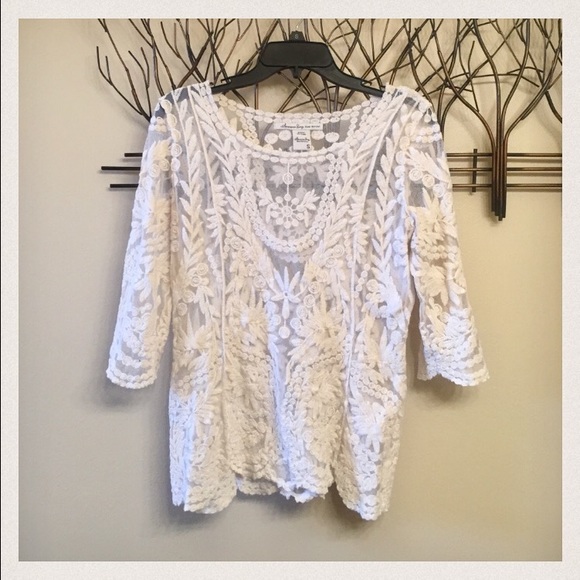 Off white lace mid sleeve blouse American Rag!