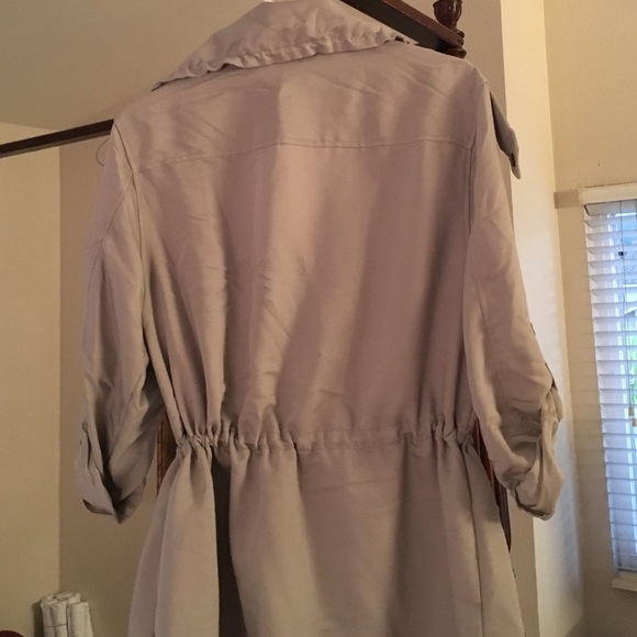 Tan jacket - Picture 2 of 4