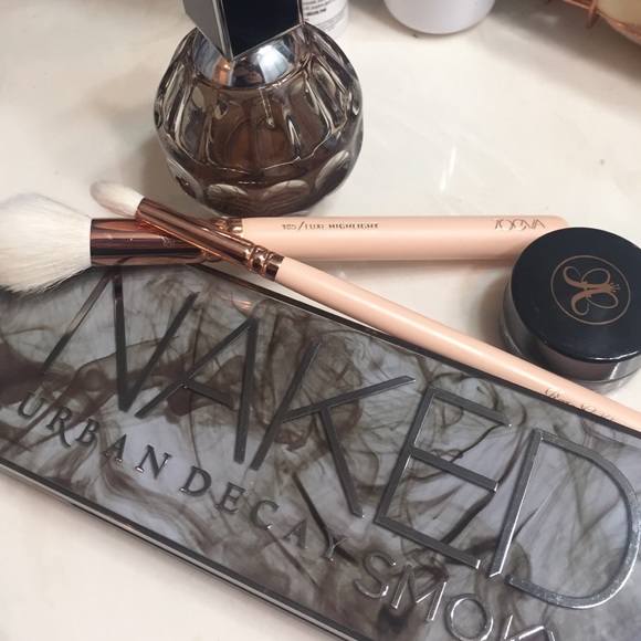 The Urban Decay smokey palette