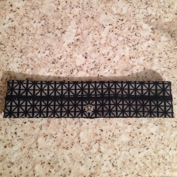 Lulu Lemon Rare Tri Geo Flyaway Tamer Headband