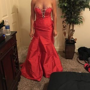 Beautiful red prom dress!!!