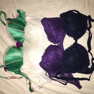 ❌SOLD❌ bundle of 4 bras