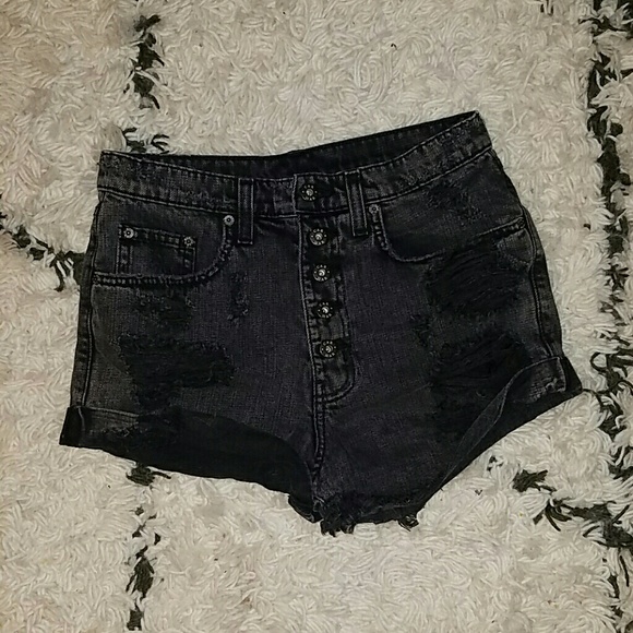 24 HR FLASH SALE* LF Carmar denim shorts