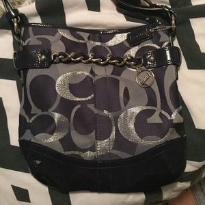 Coach shoulder bag. Navy blue and silver