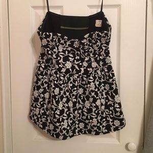 Urban Outfitters strapless sweetheart top