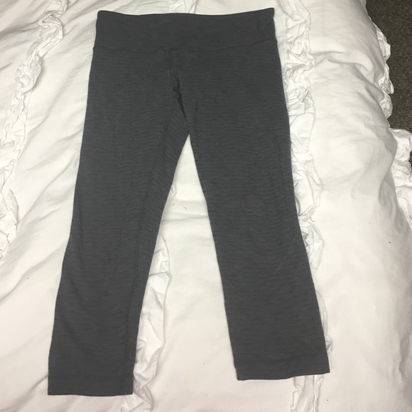 Grey lululemon crops